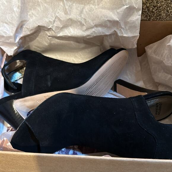Johnston and Murphy Brand new in box, size 9 open toe bootie black suede - Picture 7 of 8